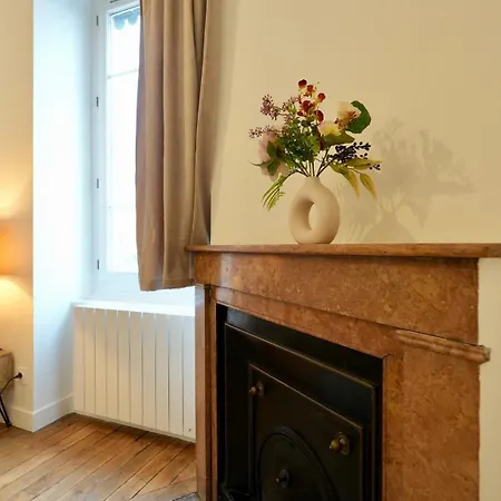 Appartement Berthelot Design Au Pied Du Tram Et Proche Métro