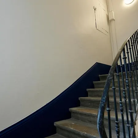 Berthelot Design Au Pied Du Tram Et Proche Métro Appartement *